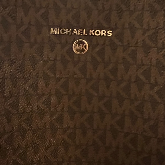 Michael Kors Signature Sullivan Large Top Zip Tote - Picture 9 of 14